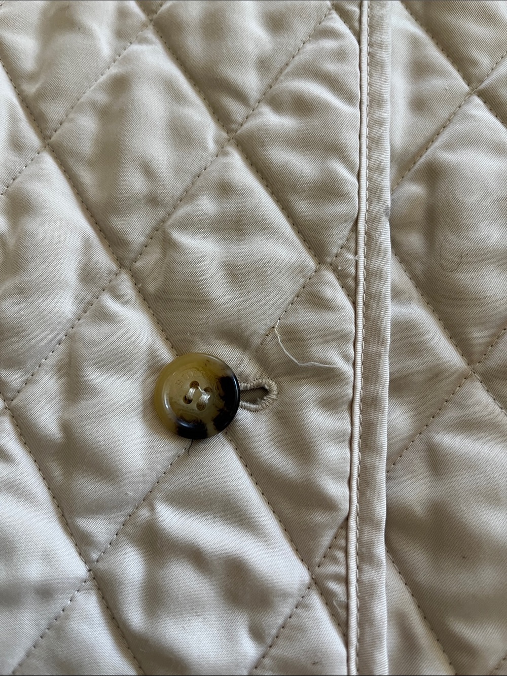 Burberry quilted tan jacket - Picture 4 of 7
